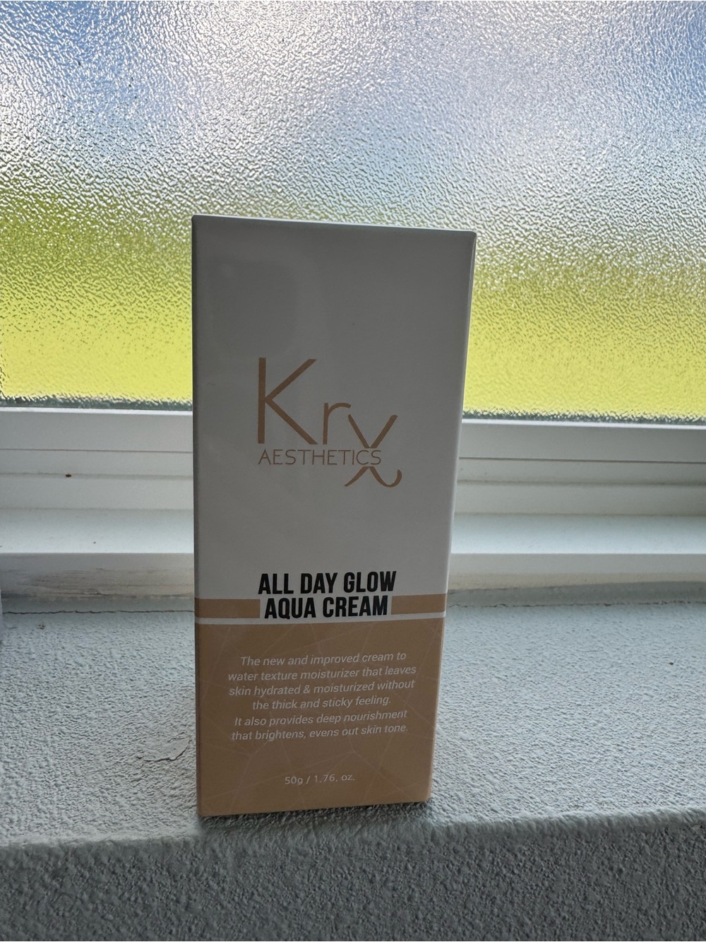 Kry Aesthetics All Day Glow Aqua Cream - White & Beige